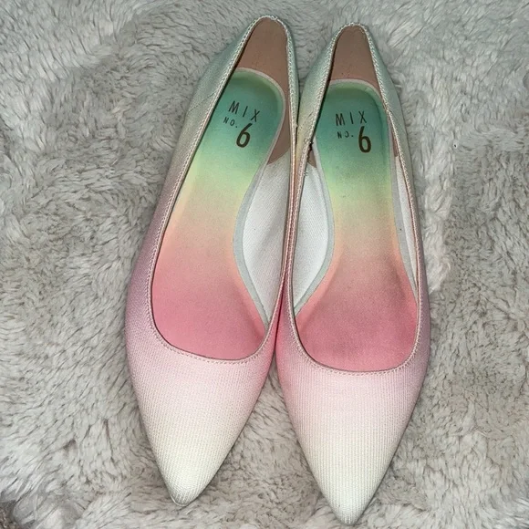 Flat shoes, very comfortable. Perfect to wear with jeans, shorts or dress. - Picture 2 of 4